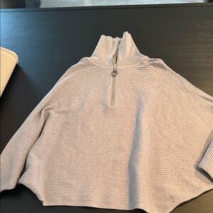 Elegant Ribbed Turtleneck Sweater - Cream